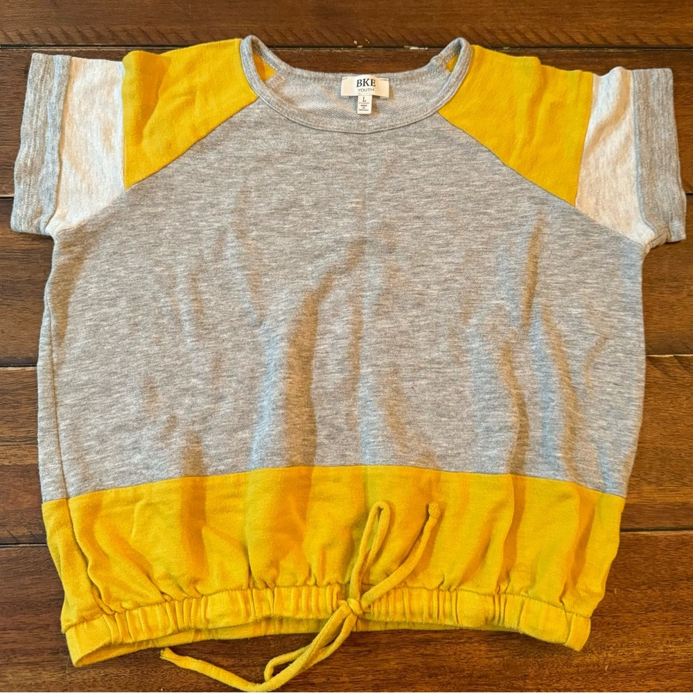 Buckle - Heathered Color Gray Mustard Block T-Shirt - Girls Size Large